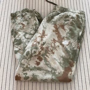 Nike Men’s Tie Dye Sweatpants XXL